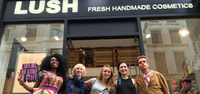 Lush soutient la Fondation I See avec les Charity Pot