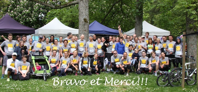 Illustration : Photo de groupe des 60 coureurs avec le t-shirt I See