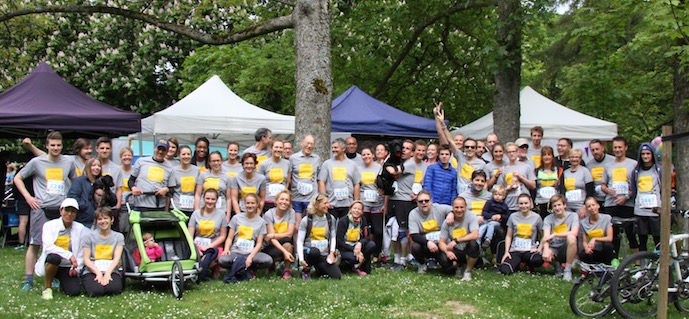 Photo de l'équipe de la Fondation I See aux 10km d'Uccle le 16 mai 2016.